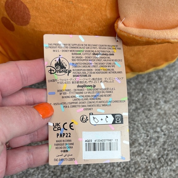 Disney Munchlings Pineapple Upside Down Cake Stitch NWT - Picture 5 of 11